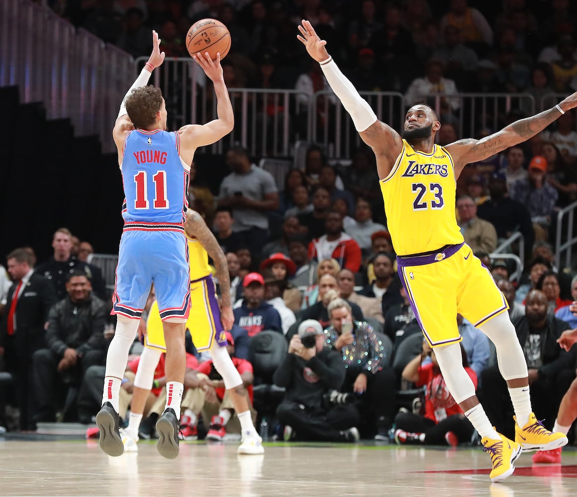 Photos: Hawks handle LeBron James, Lakers