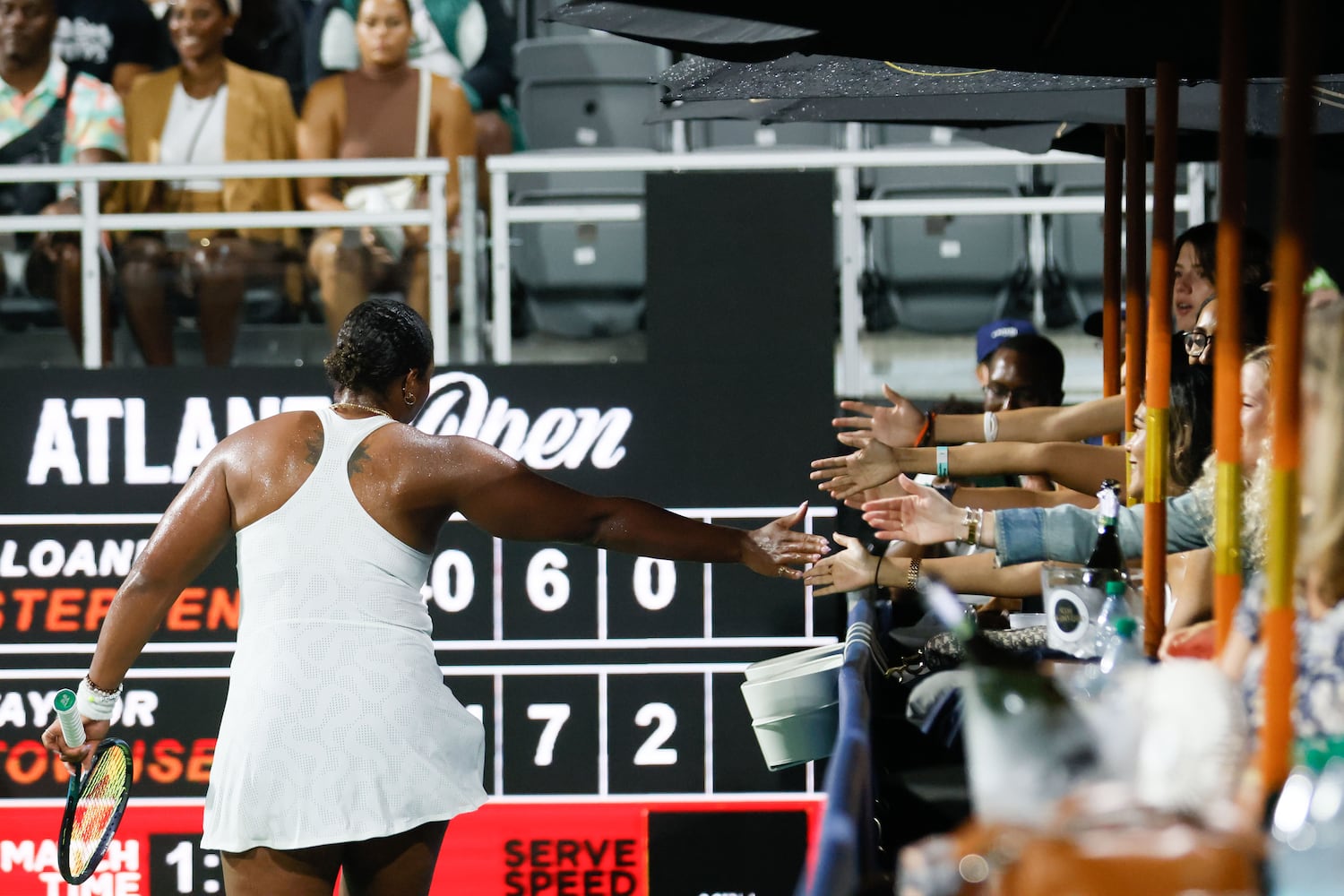  Taylor Townsend shakes hands with fans during an exhibition match in the Atlanta Open tennis tournament at Atlantic Station on Sunday, July 21, 2024, in Atlanta.
(Miguel Martinez / AJC)