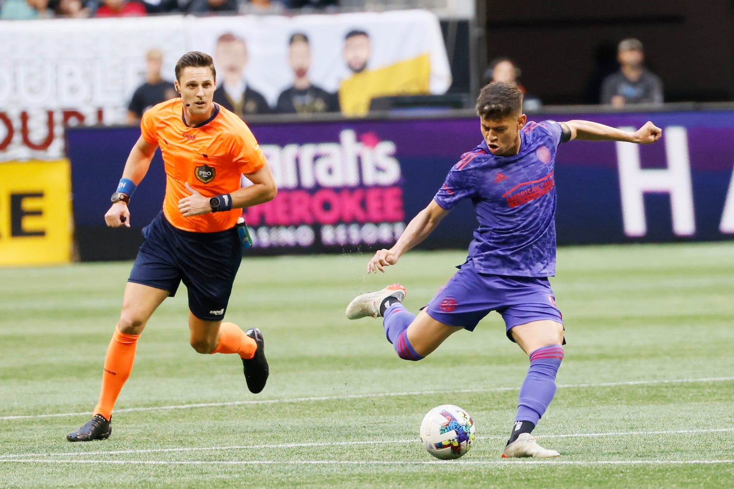 Atlanta United captain Matheus Rossetto (9) makes a shot during the first half of an MLS soccer match at Mercedes-Benz Stadium on Saturday, May 28, 2022.Miguel Martinez / miguel.martinezjimenez@ajc.com