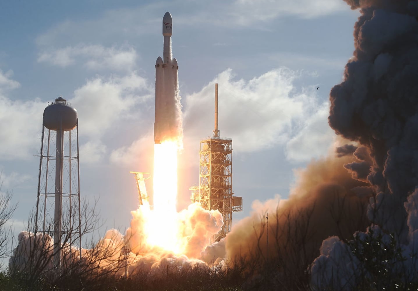 photos falcon heavy launch