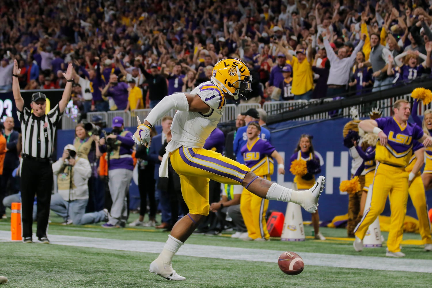 Photos: Bulldogs battle Tigers in SEC Championship game