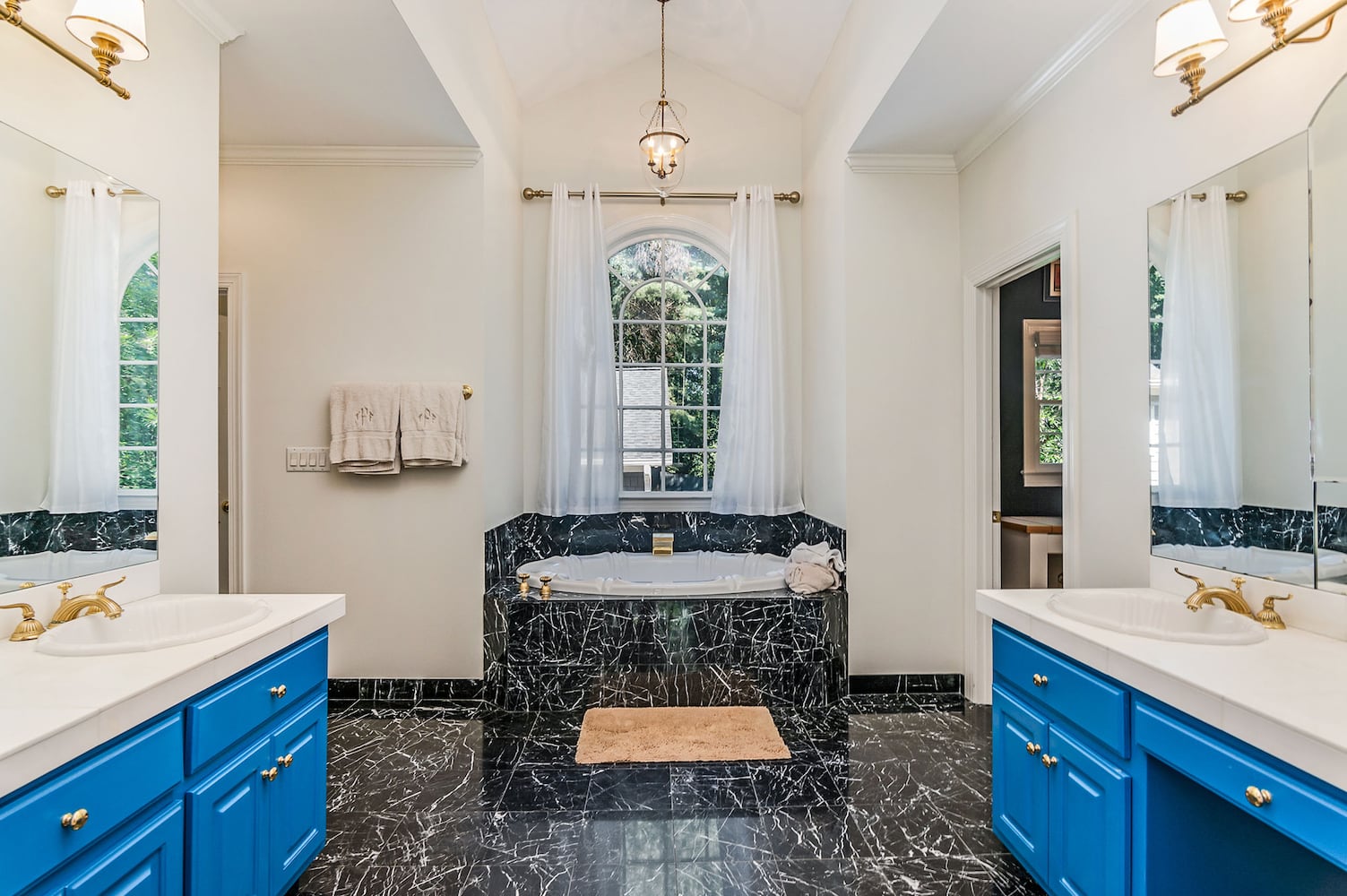 Photos: $1.2M gated Atlanta home features guest apartment, new fire pit