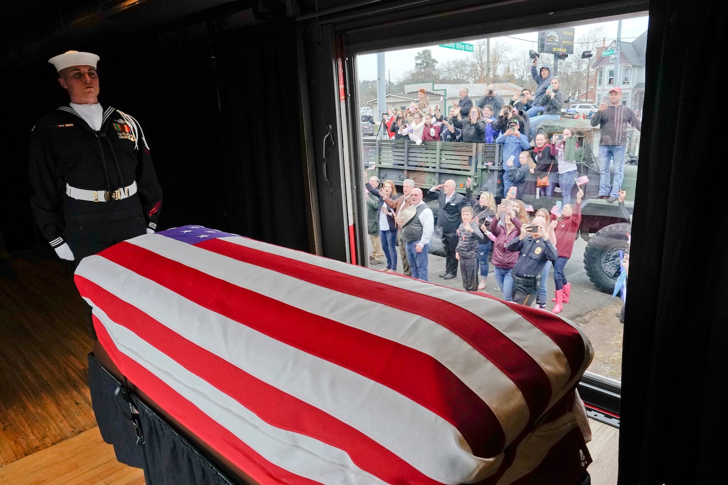 Photos: Mourners say goodbye to President George H.W. Bush in Houston