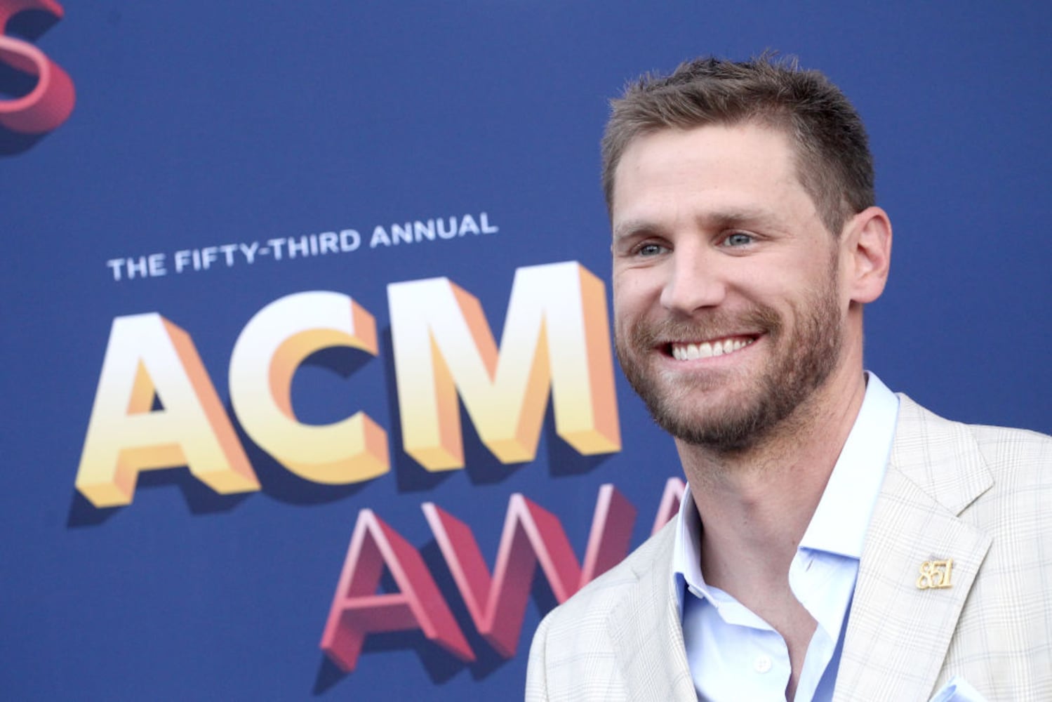 2018 acm awards red carpet