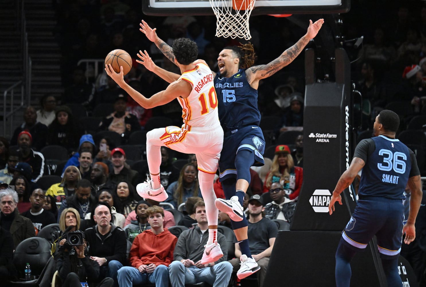 Hawks-Grizzlies photo