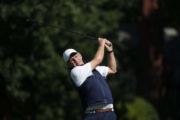 Rusty Strawn hits his tee shot on hole 17 while facing Jerry Gunthorpe in match play during the quarterfinals at the 2021 U.S. Senior Amateur at Country Club of Detroit in Grosse Pointe Farms, Mich. on Wednesday, Sept. 1, 2021. (Jeff Haynes/USGA)