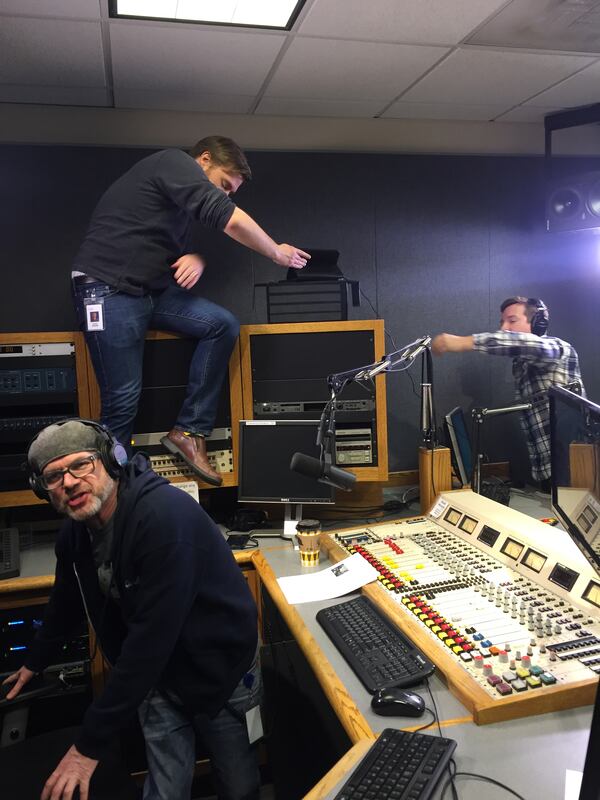  Greg Russ (upper left) sets up a Facebook Live video. English Nick (bottom left) joins the second hour. CREDIT: Rodney Ho/ rho@ajc.com