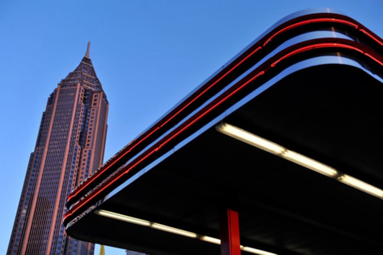 1. The Bank of America Plaza in Midtown at 600 Peachtree St is the tallest building in Atlanta and in the U.S. that is not in New York or Chicago. It is 1,023 feet tall with 55 floors.