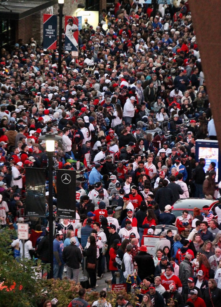 World Series Game 5 fans