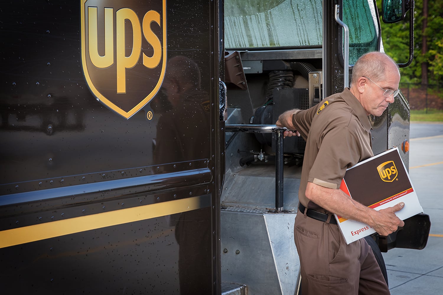 PHOTOS: UPS uniforms through the years