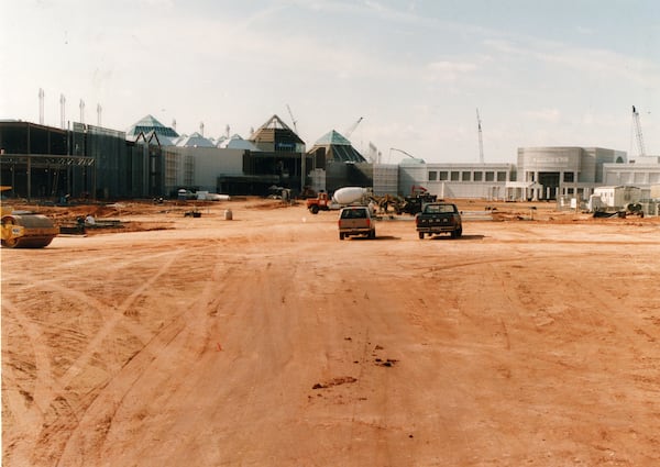 North Point Mall construction in Fulton County on Feb. 5, 1993.