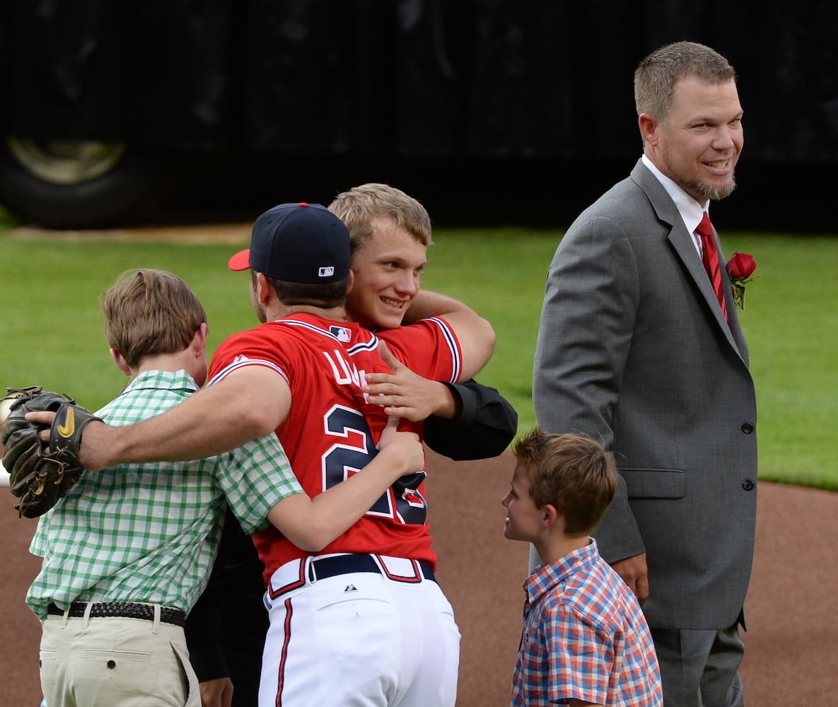 Braves retire Chipper Jones' jersey