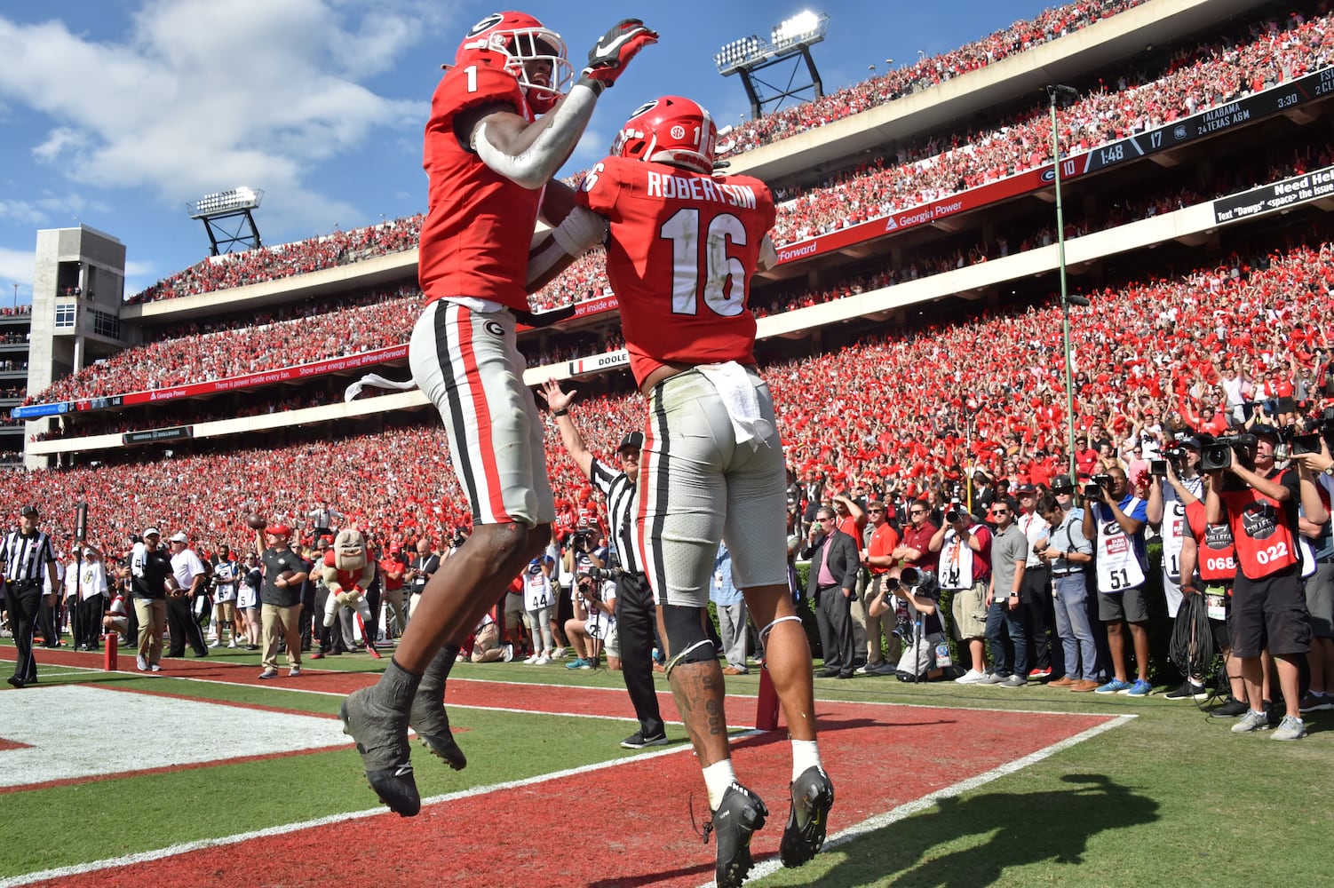 Photos: No. 3 Bulldogs are stunned by South Carolina