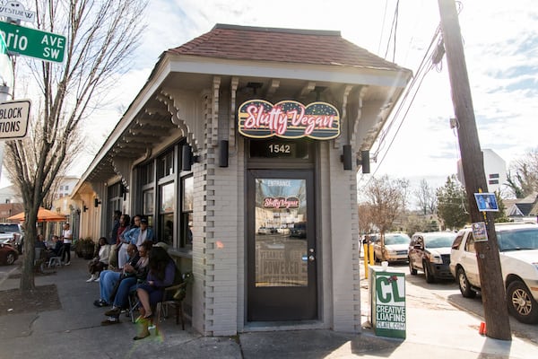 A crowd gathers outside Slutty Vegan in Westview. Photo credit- Mia Yakel.