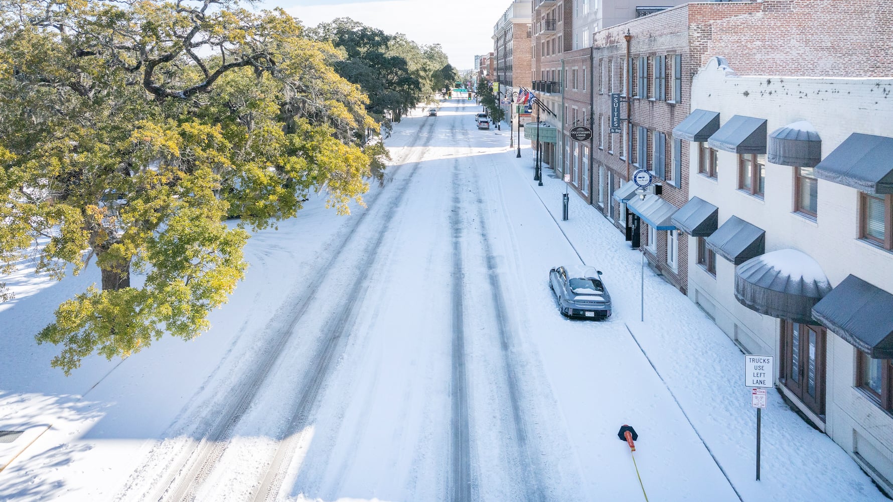 Bay Street in Savannah, GA after a night of snow. January 22, 2024 (Justin Taylor/The Atlanta Journal Constitution)