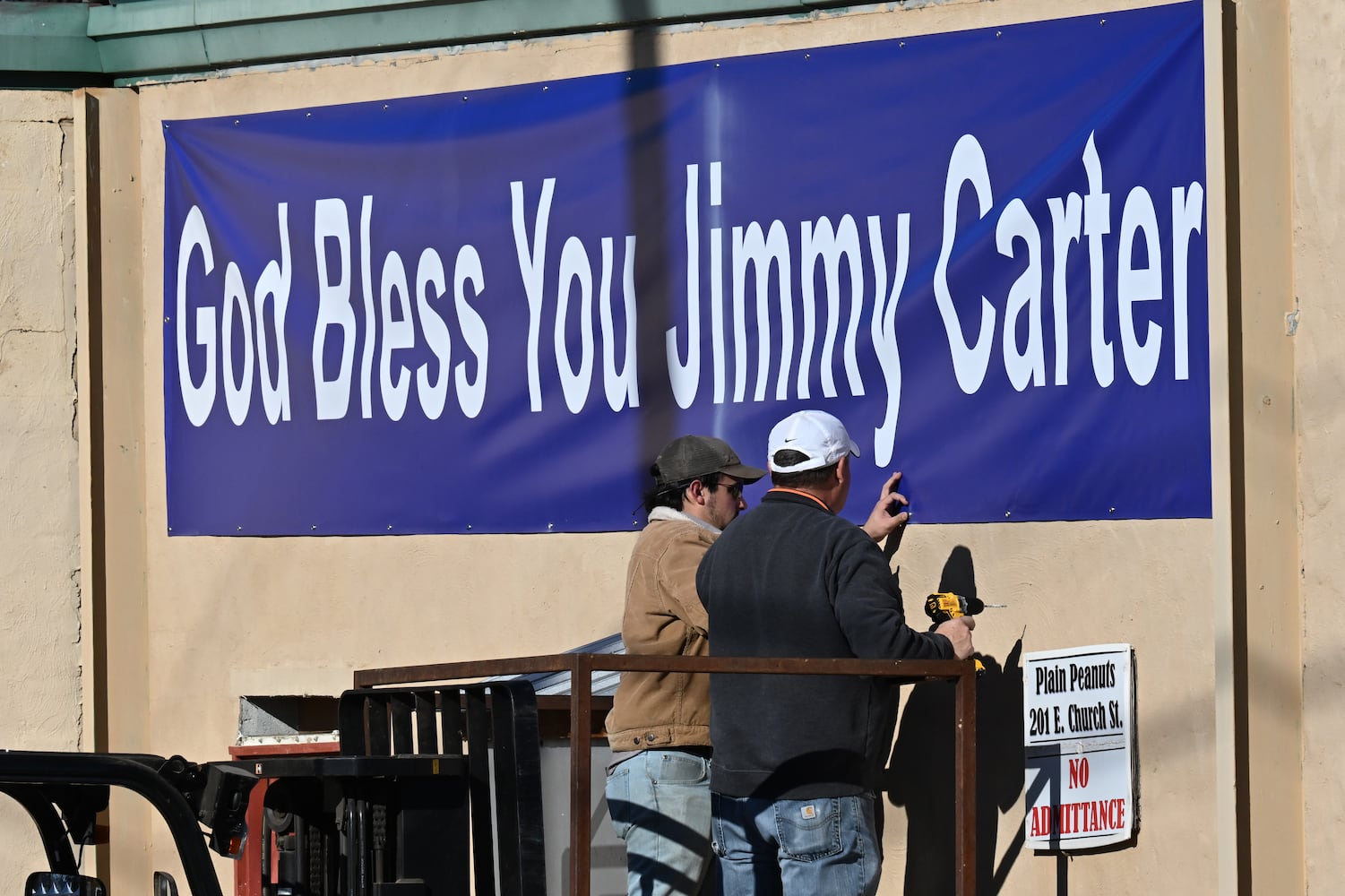 Plains prepares for final service of Jimmy Carter