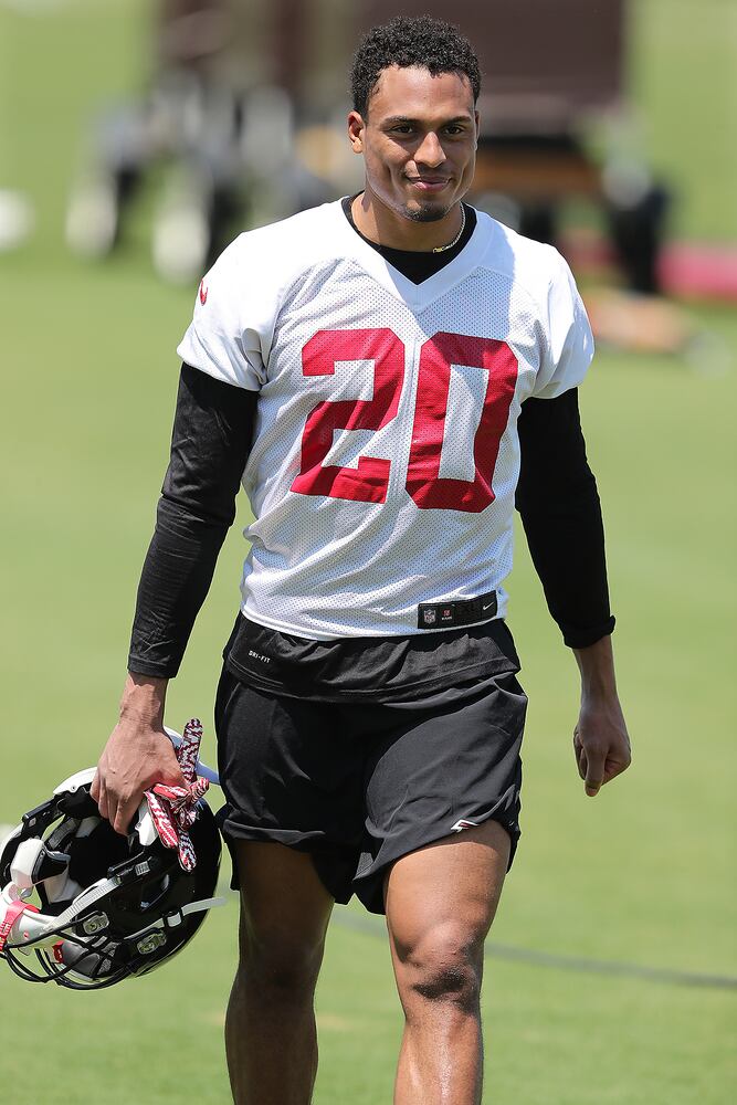 Photos: Falcons rookies hit the field at mini-camp