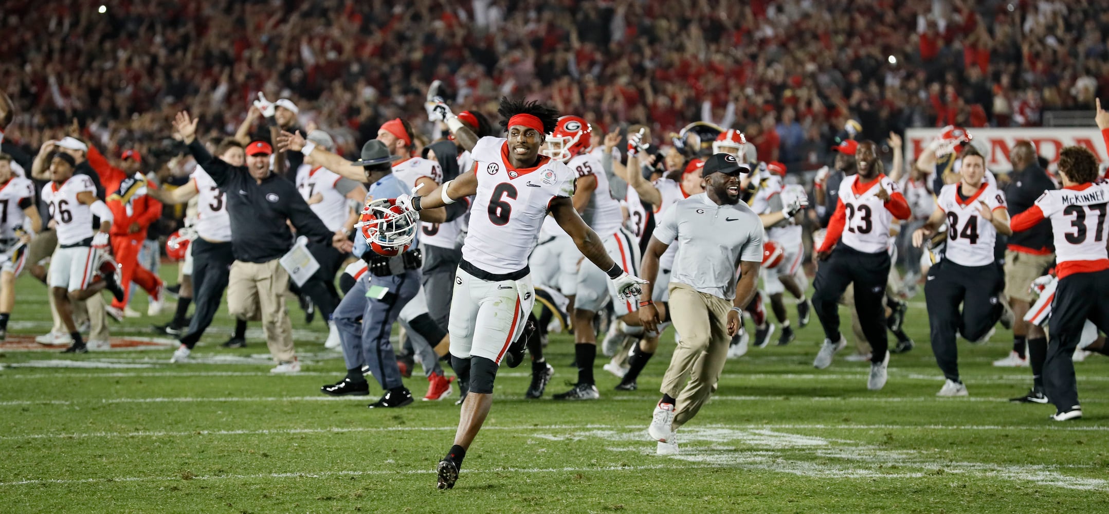 Photos: The scene at the Georgia-Oklahoma game