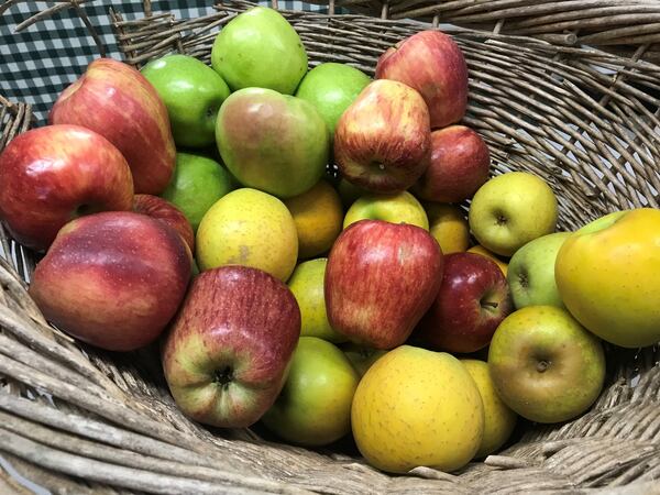 During a recent weeklong cooking class at the John C. Campbell Folk School, students learned cooking techniques used by Shaker communities. This included a canning session to preserve dishes like Nanette’s Apple Chutney, a recipe by folk school instructor Nanette Davidson. LIGAYA FIGUERAS / LFIGUERAS@AJC.COM