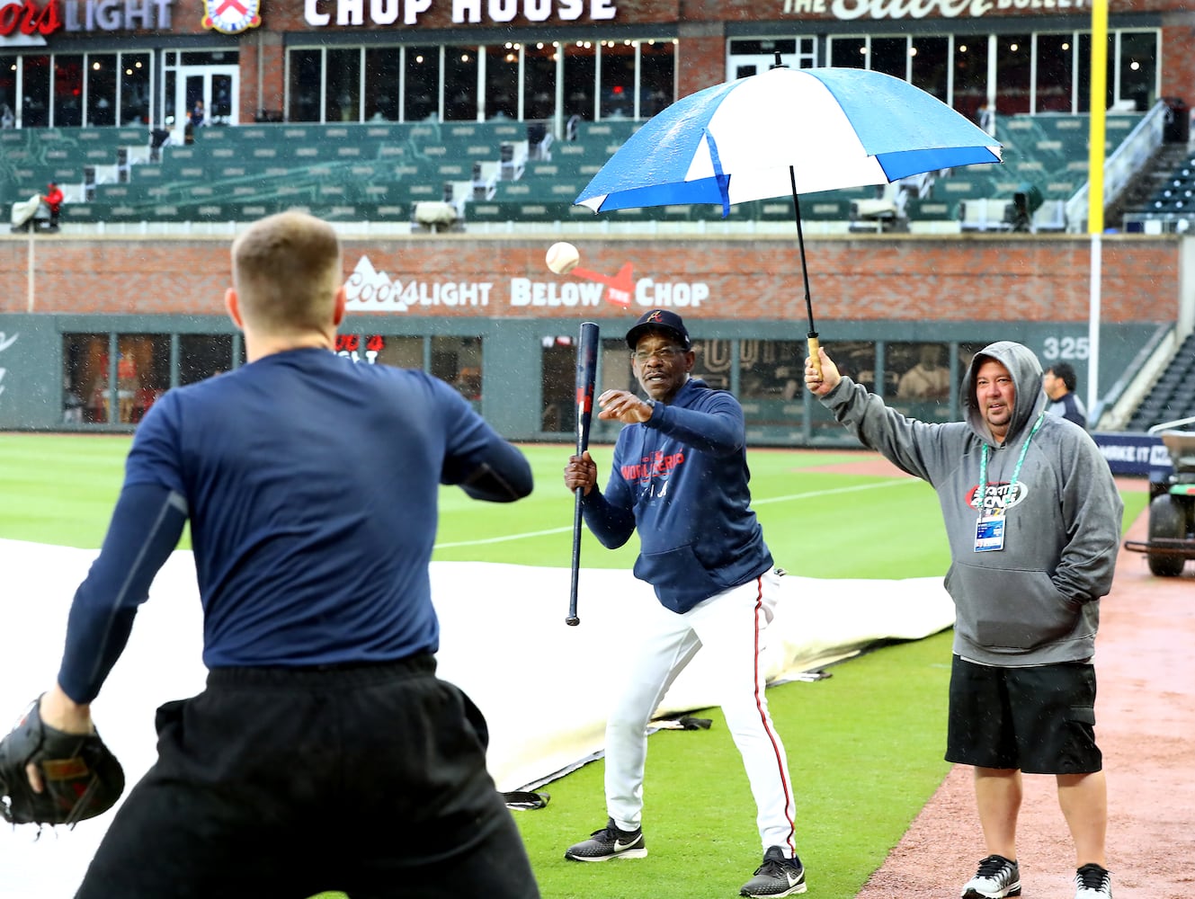 BRAVES SERIES PHOTO