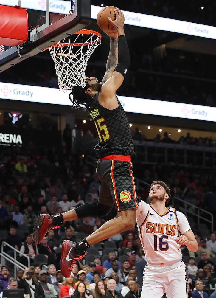 Photos: Hawks defeat the Suns