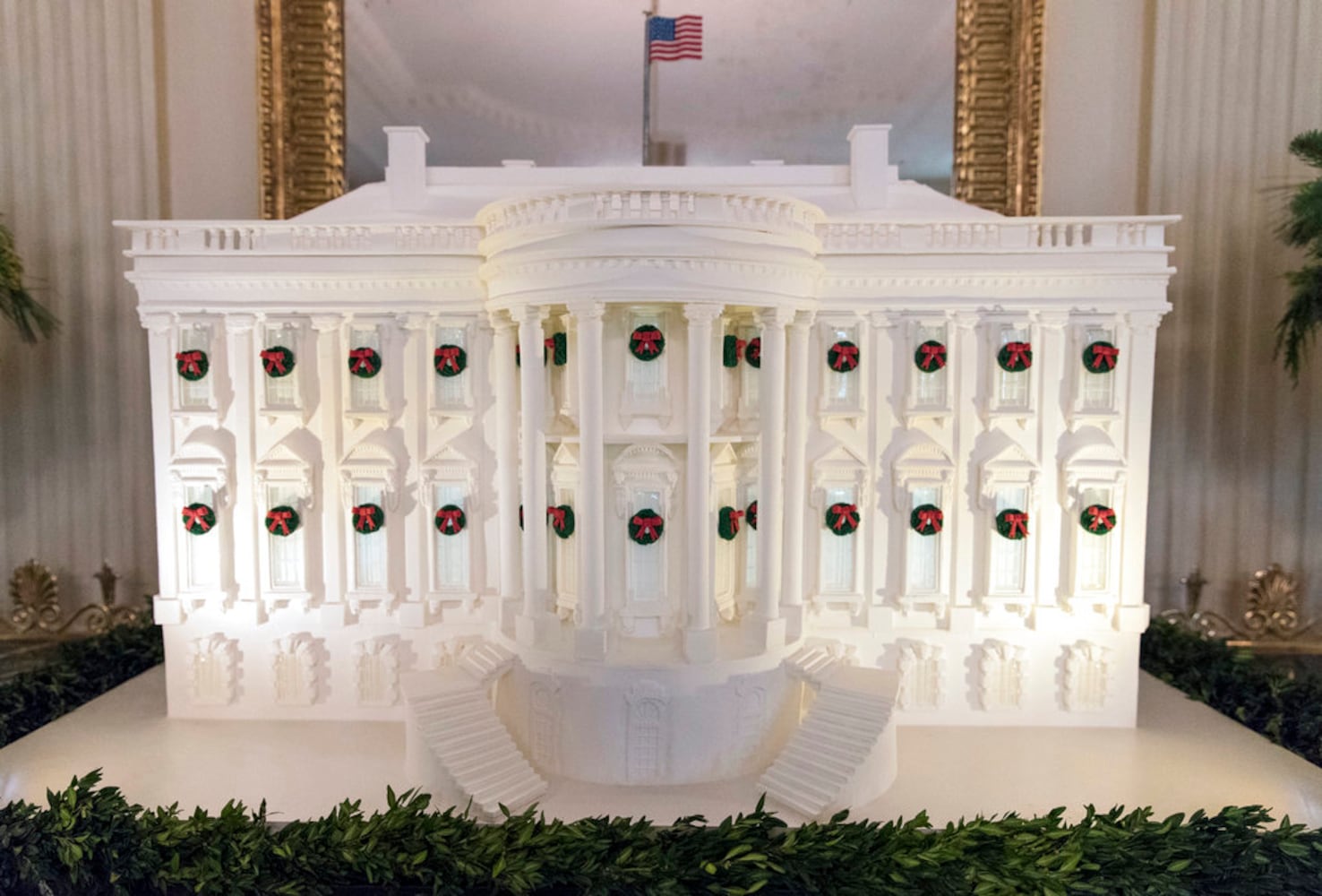 Photos: Melania Trump unveils White House Christmas decorations