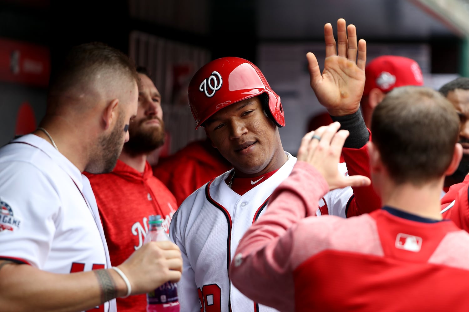 Photos: Braves record a win over the Nationals