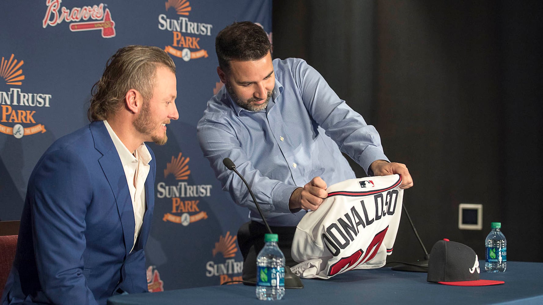 Braves introduce Josh Donaldson