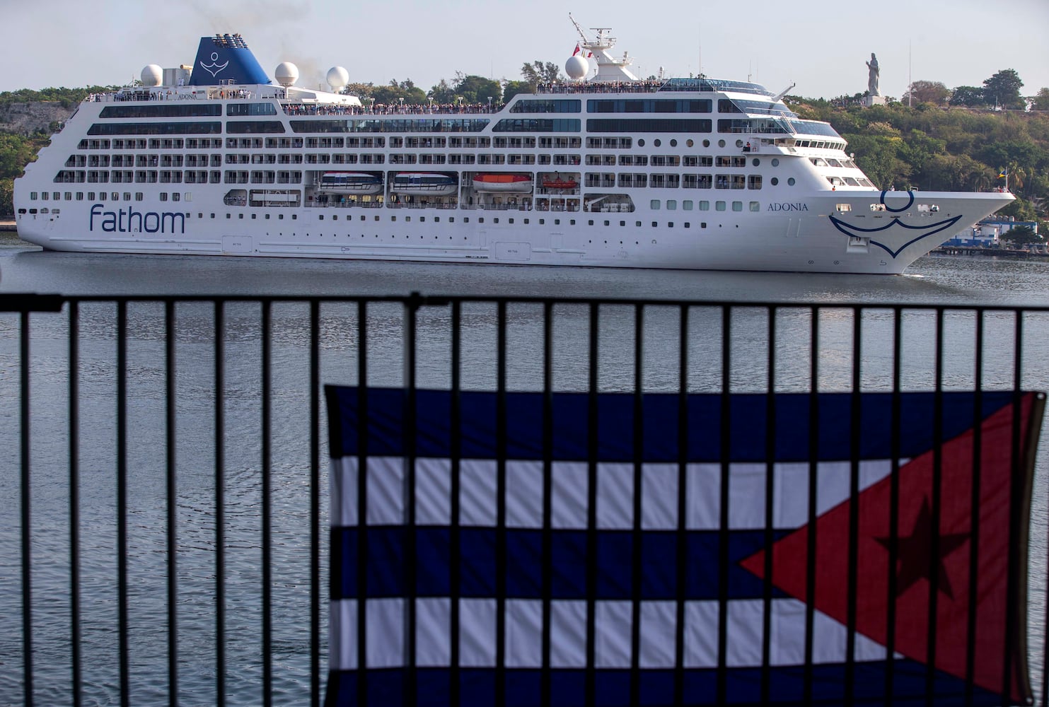 First U.S. cruise in decades arrives in Cuba