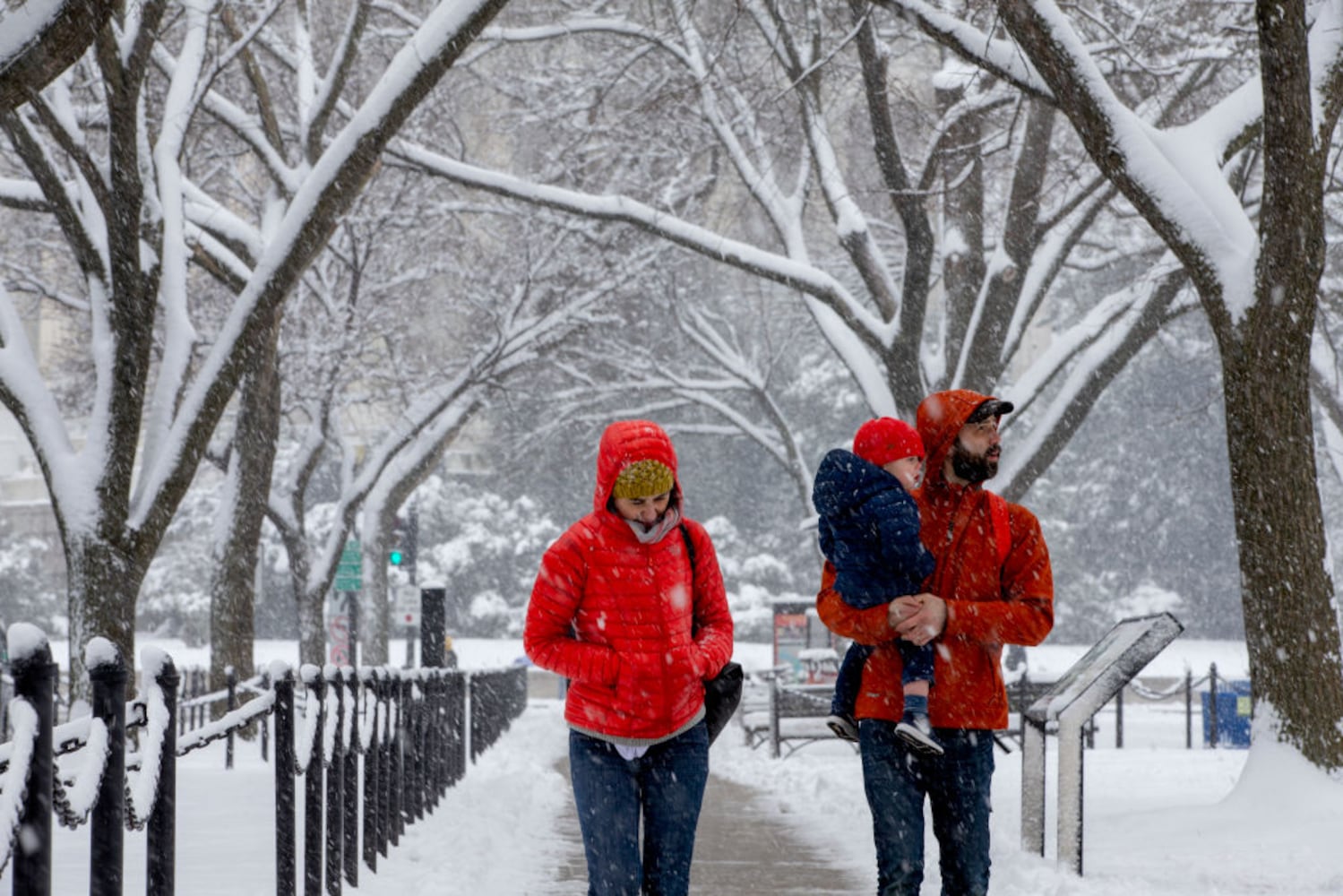 Photos: Deadly winter storm brings snow, ice to Midwest, Mid-Atlantic