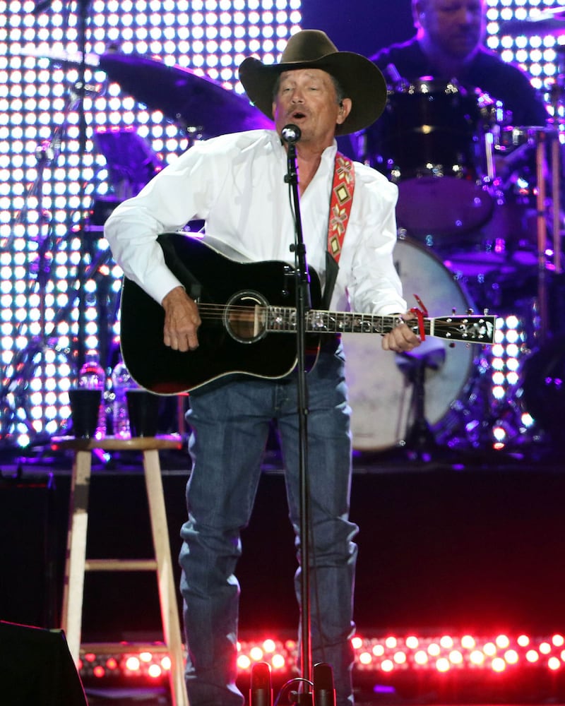 PHOTOS: George Strait, Chris Stapleton deliver country hits at Mercedes-Benz Stadium