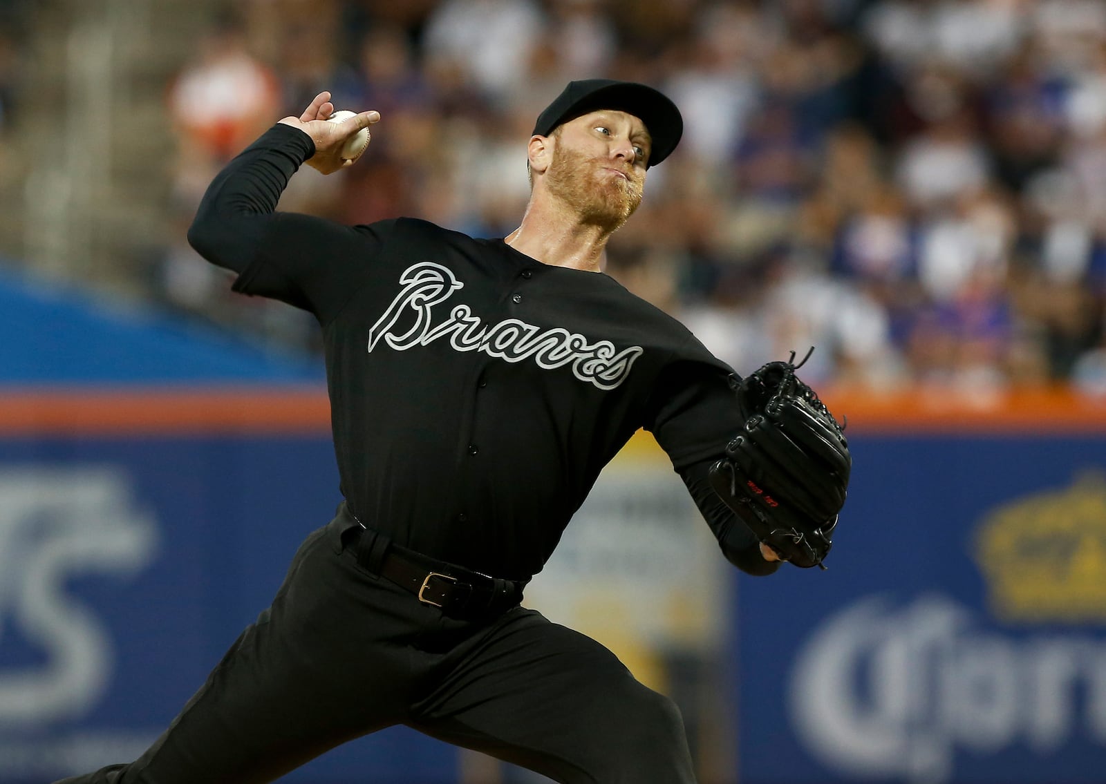 Mike Foltynewicz pitches during the third inning. (Photo by Jim McIsaac/Getty Images)