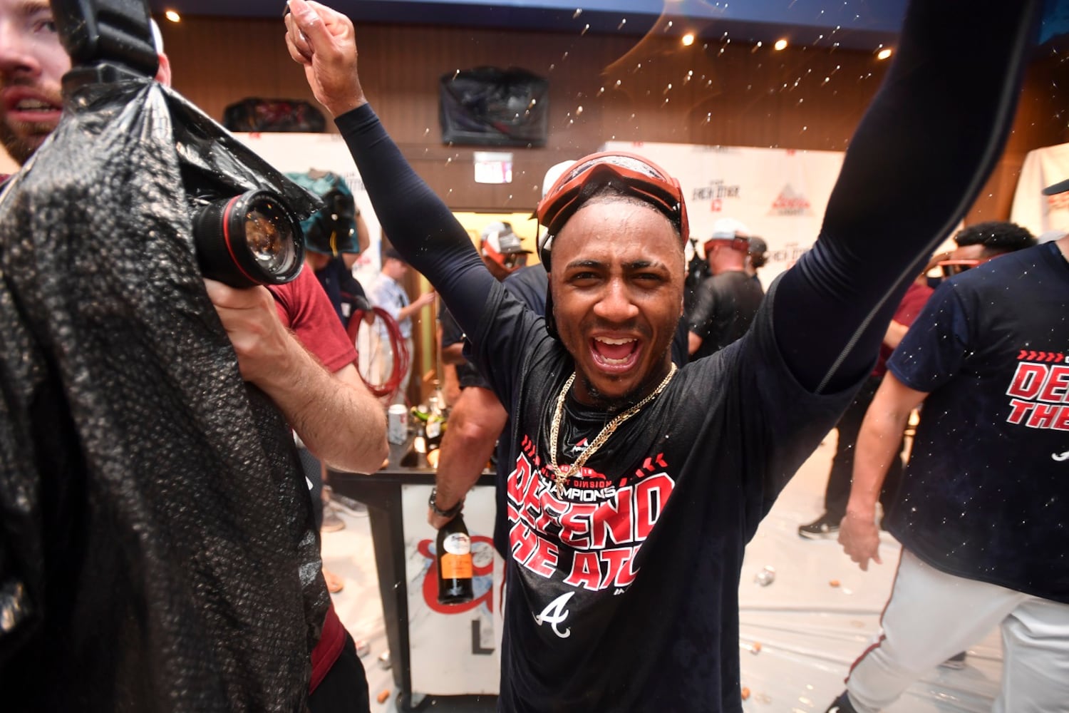 Photos: Braves beat the Phillies, sew up NL East title