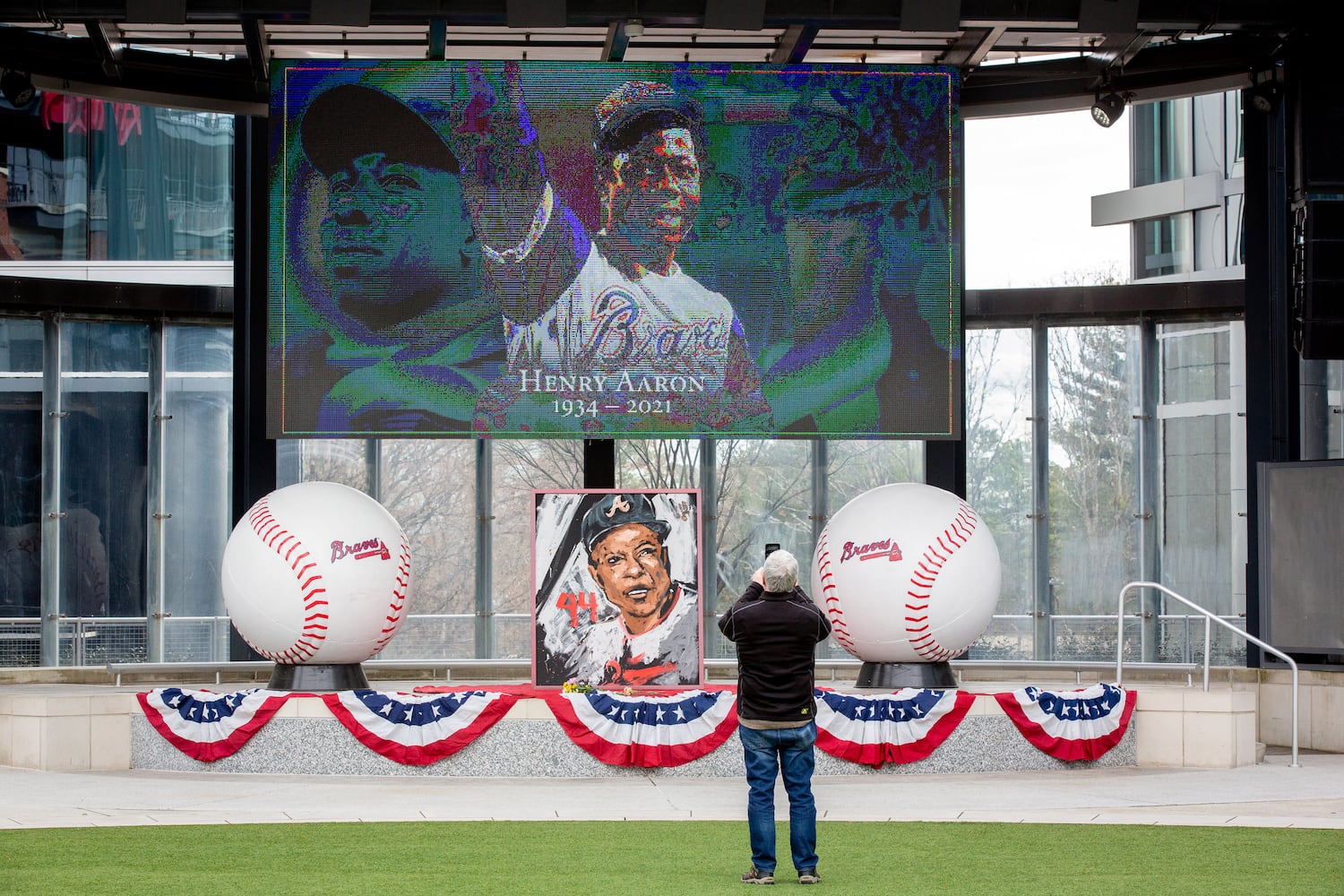 Henry Louis Aaron, nicknamed "Hammer" or "Hammerin' Hank",