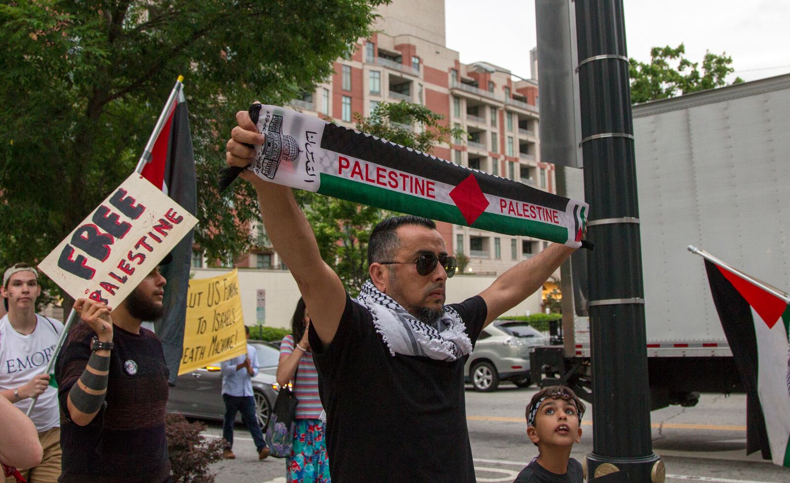 Protestors take to the streets at the emergency protest for the violence in Gaza in Downtown Atlanta, Georgia, on Tuesday, May 15, 2018. (REANN HUBER/REANN.HUBER@AJC.COM)