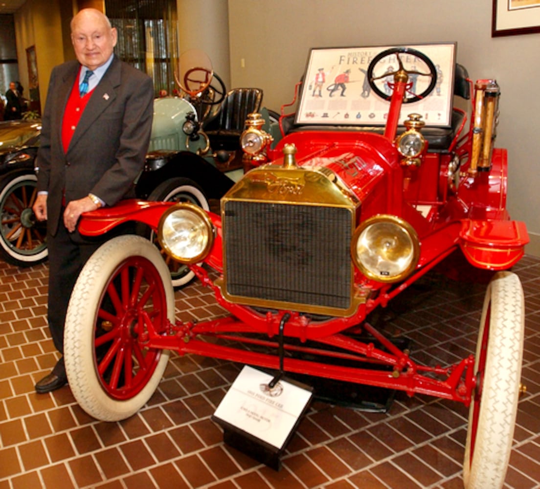 S. Truett Cathy : A life in photos