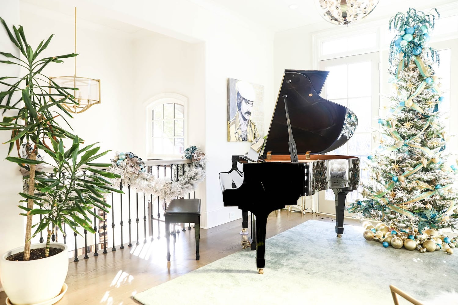 Couple makes a holly jolly townhome