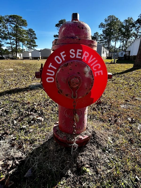 Cypress Bend Mobile Home Park labeled its two non-working fire hydrants. (Photo Courtesy of Robin Kemp/The Current GA)