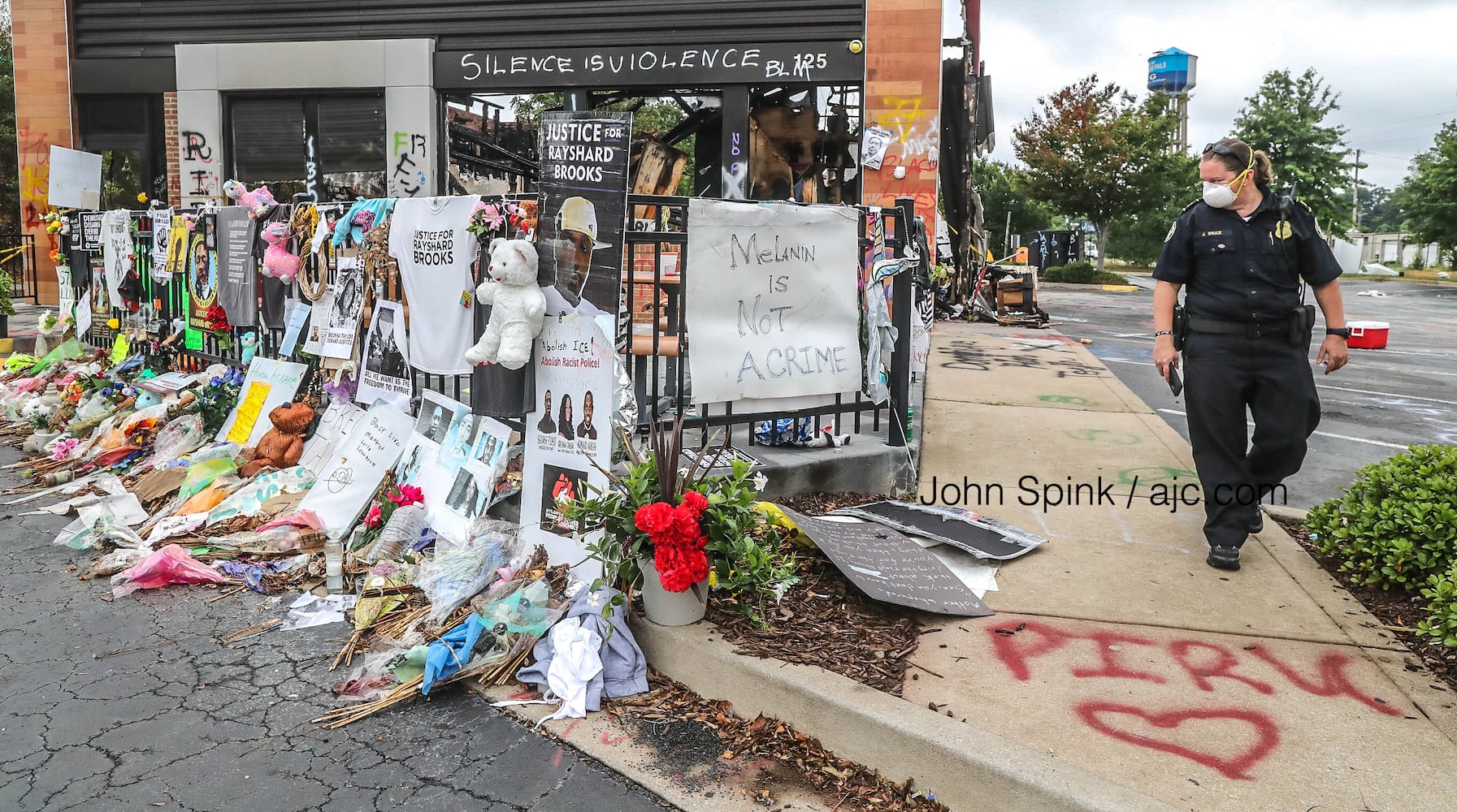 Atlanta Police clear Wendy's where Rayshard Brooks was killed