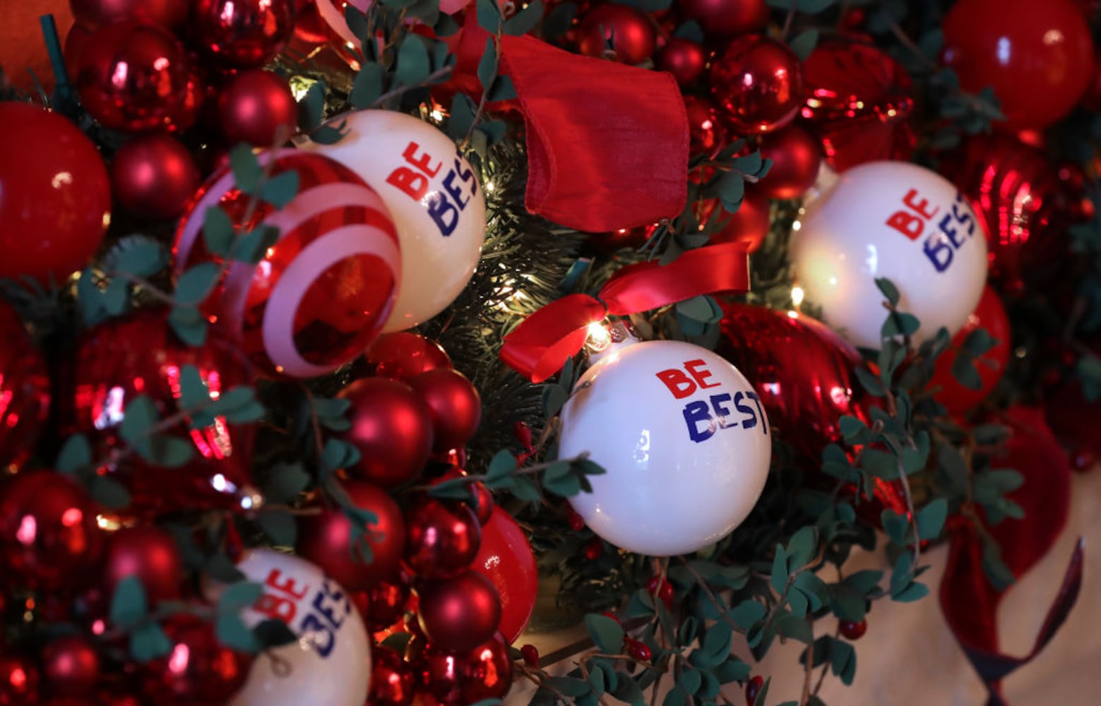 Photos: Melania Trump unveils 2018 White House Christmas decorations