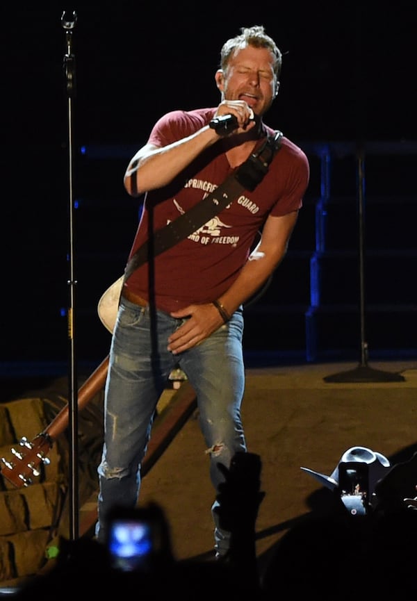 TWIN LAKES, WI - JULY 24: Singer/Songwriter Dierks Bentley performs at Country Thunder In Twin Lakes, Wisconsin - Day 2 on July 24, 2015 in Twin Lakes, Wisconsin. (Photo by Rick Diamond/Getty Images for Country Thunder)