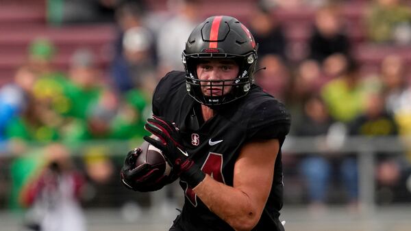 Stanford tight end Benjamin Yurosek runs with the ball after a catch during the first half of an NCAA college football game against Oregon on Saturday, Sept. 30, 2023, in Stanford, Calif. The Bulldogs reportedly will add Stanford tight end Yurosek to the 2024 roster later this year (AP Photo/Godofredo A. Vásquez)