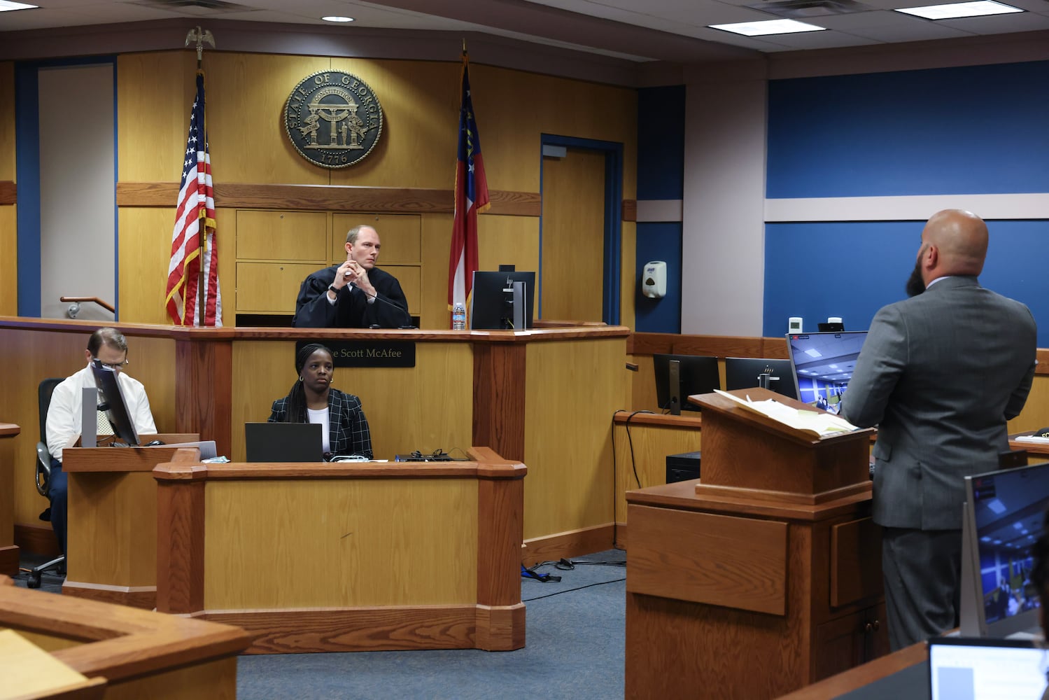 Attorney Scott Grubman, who is defending Chesebro, argues before Fulton County Superior Judge Scott McAfee.  McAfee is hearing motions from attorneys representing Ken Chesebro and Sidney Powell in Atlanta on Wednesday, Sept. 6, 2023.   (Jason Getz / Jason.Getz@ajc.com)