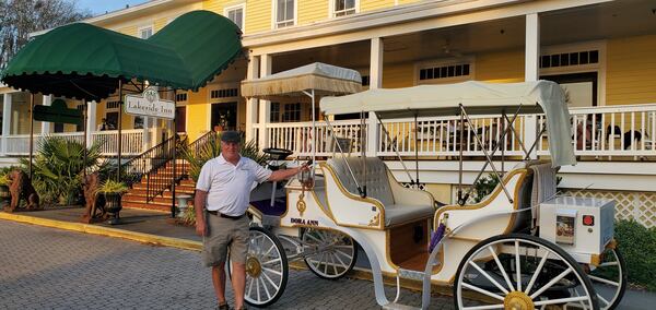 An electric carriage tour is a great way to see Mount Dora’s historic district.
(Courtesy of Seldon Ink)