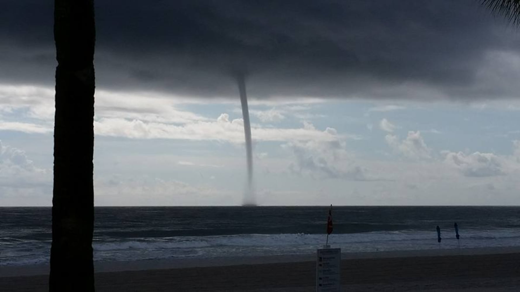 Waterspout spotted at Ponte Vedra Beach