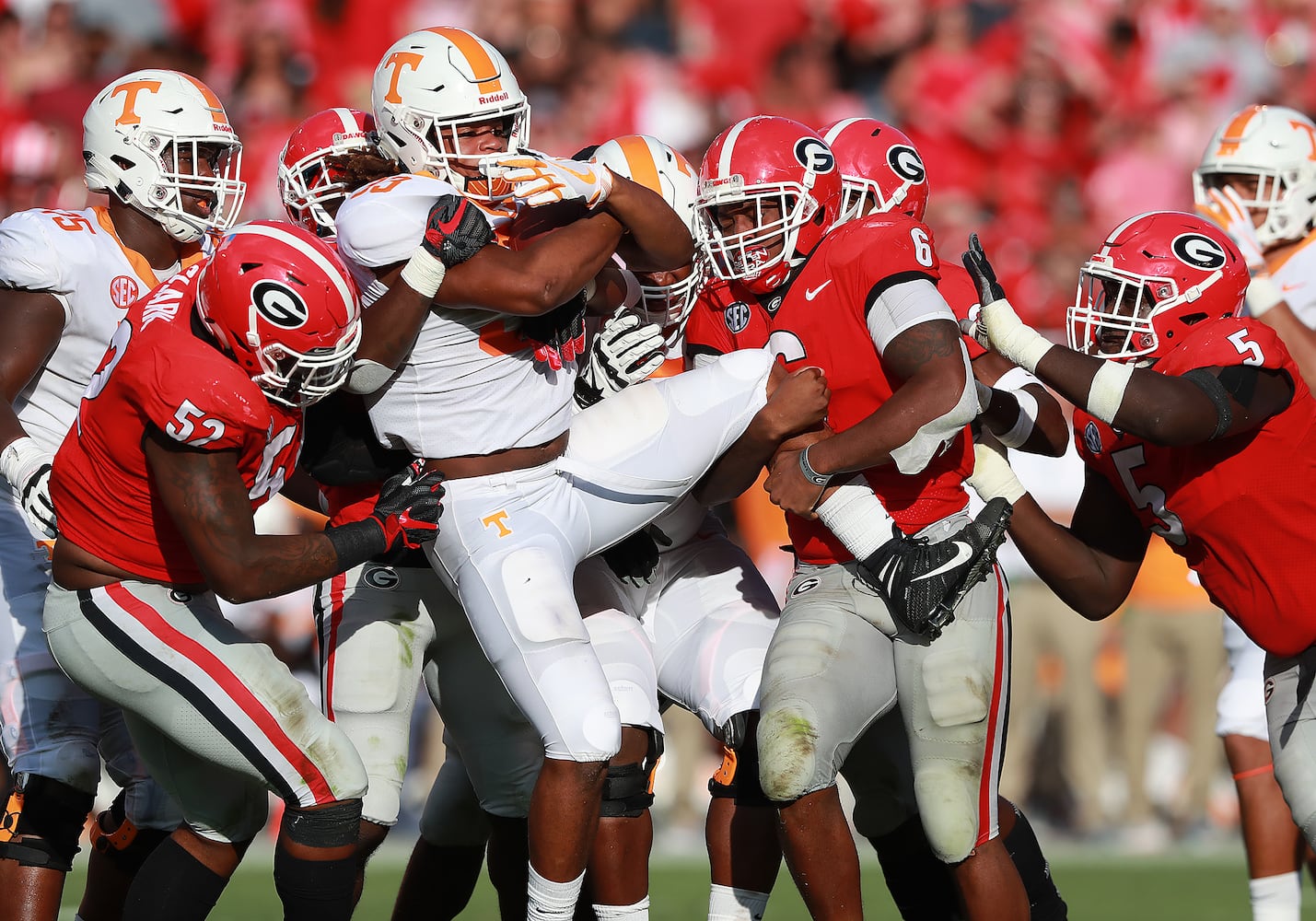 Photos: Bulldogs are 5-0 after beating Tennessee