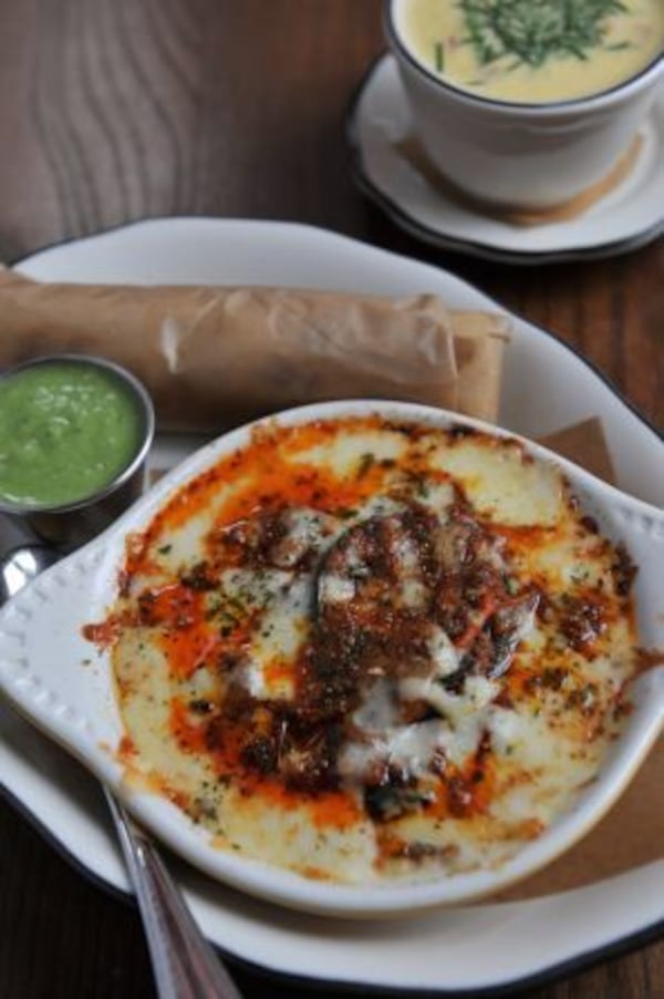 141223-ALPHARETTA-GA- John Kessler reviews Ford Frys new venture, The El Felix, in Alpharetta on Tuesday December 23, 2014. FOOD: Queso Fundido and Chili Con Queso. (Beckysteinphotography.com) Chili con queso and queso fundido