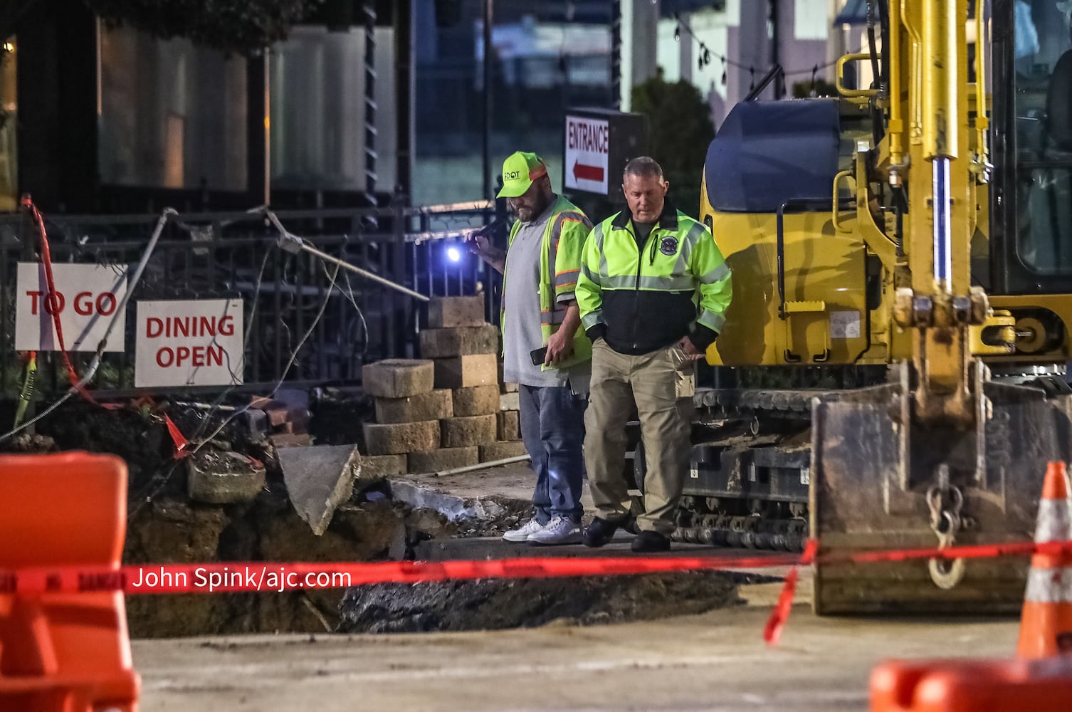 Large sinkhole disrupts traffic in Buckhead