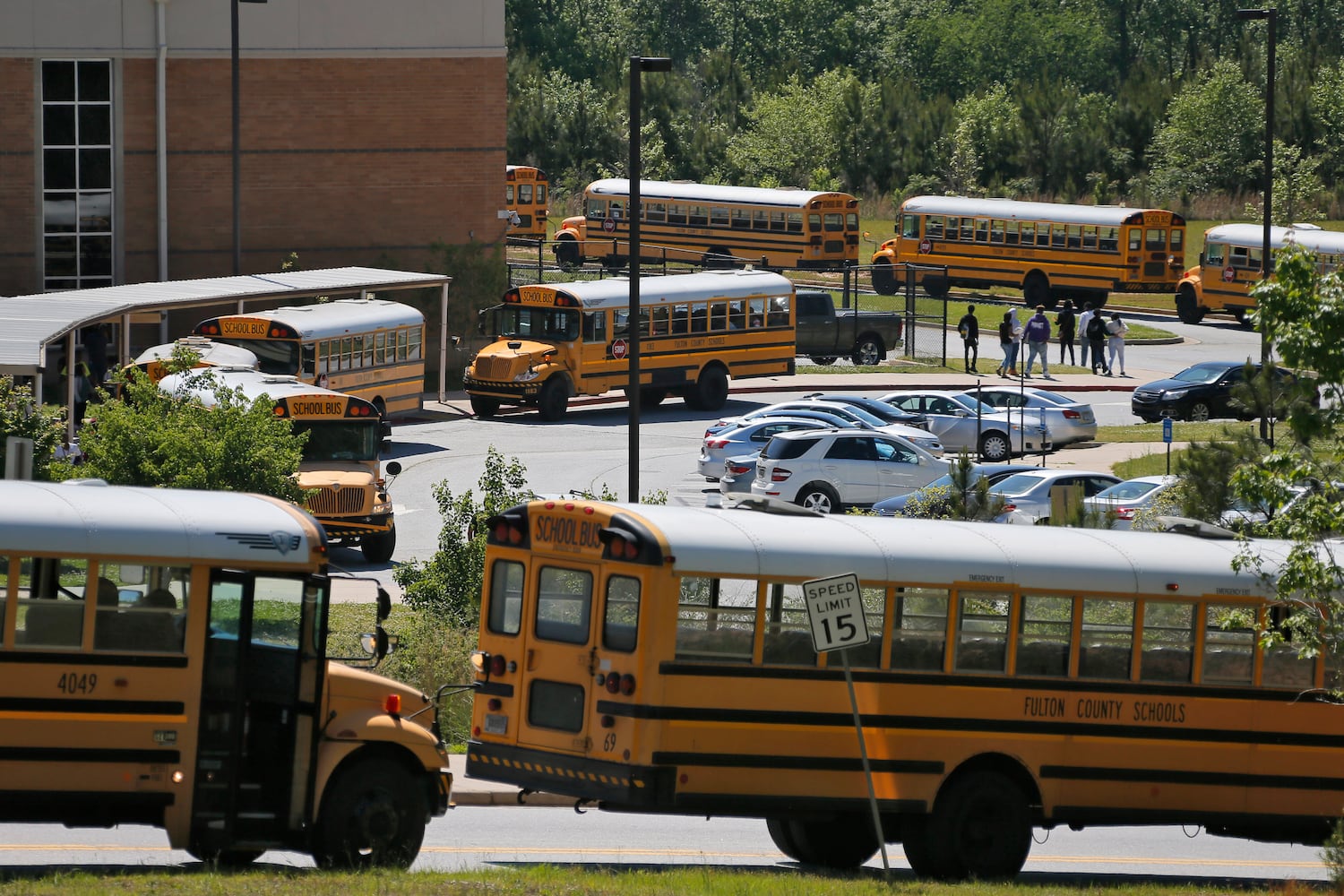 Langston Hughes High mourns students killed in wreck