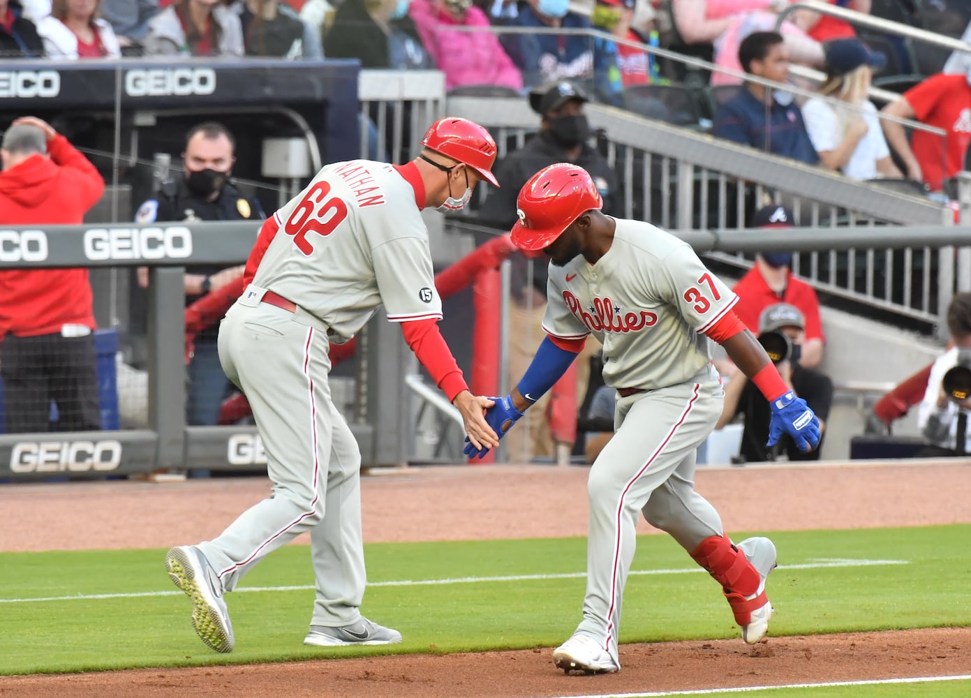 Braves-Phillies photo